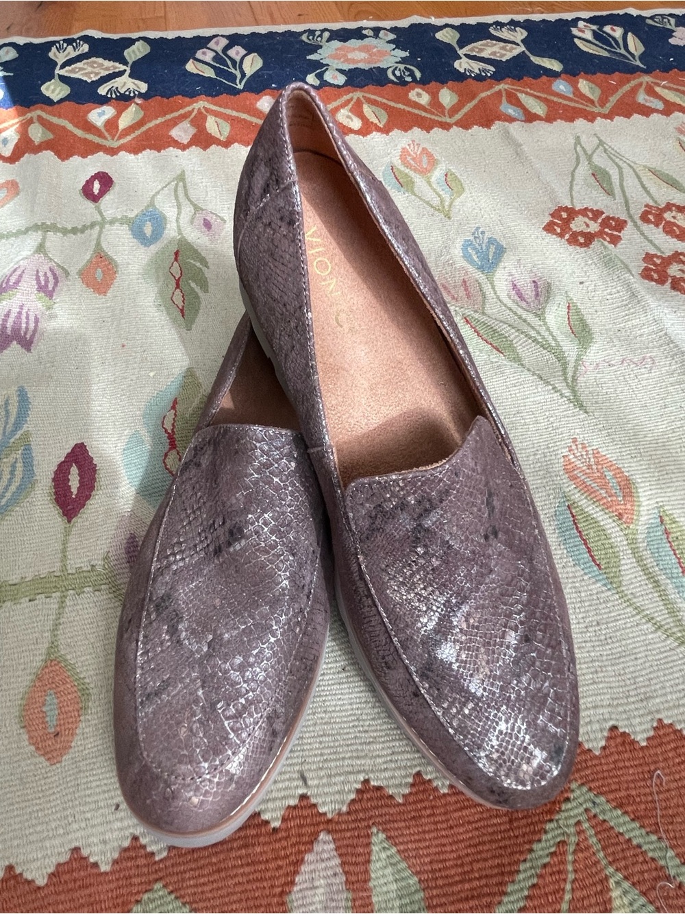 Vionic Kensley Brown Metallic Snake Leather Loafers Size 10 NWOB